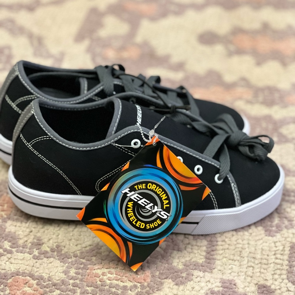 Heelys- Men’s 8 NWT